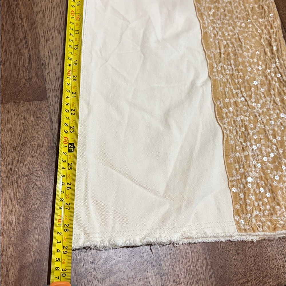 POL Sequin Wide Leg Pants cream and gold. Medium. - Picture 8 of 11